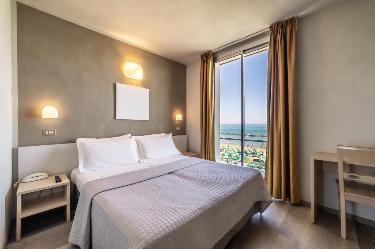 Hotel Columbia Bellaria-Igea Marina Buitenkant foto