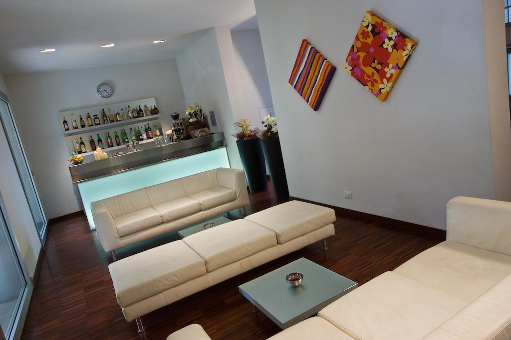 Hotel Columbia Bellaria-Igea Marina Buitenkant foto