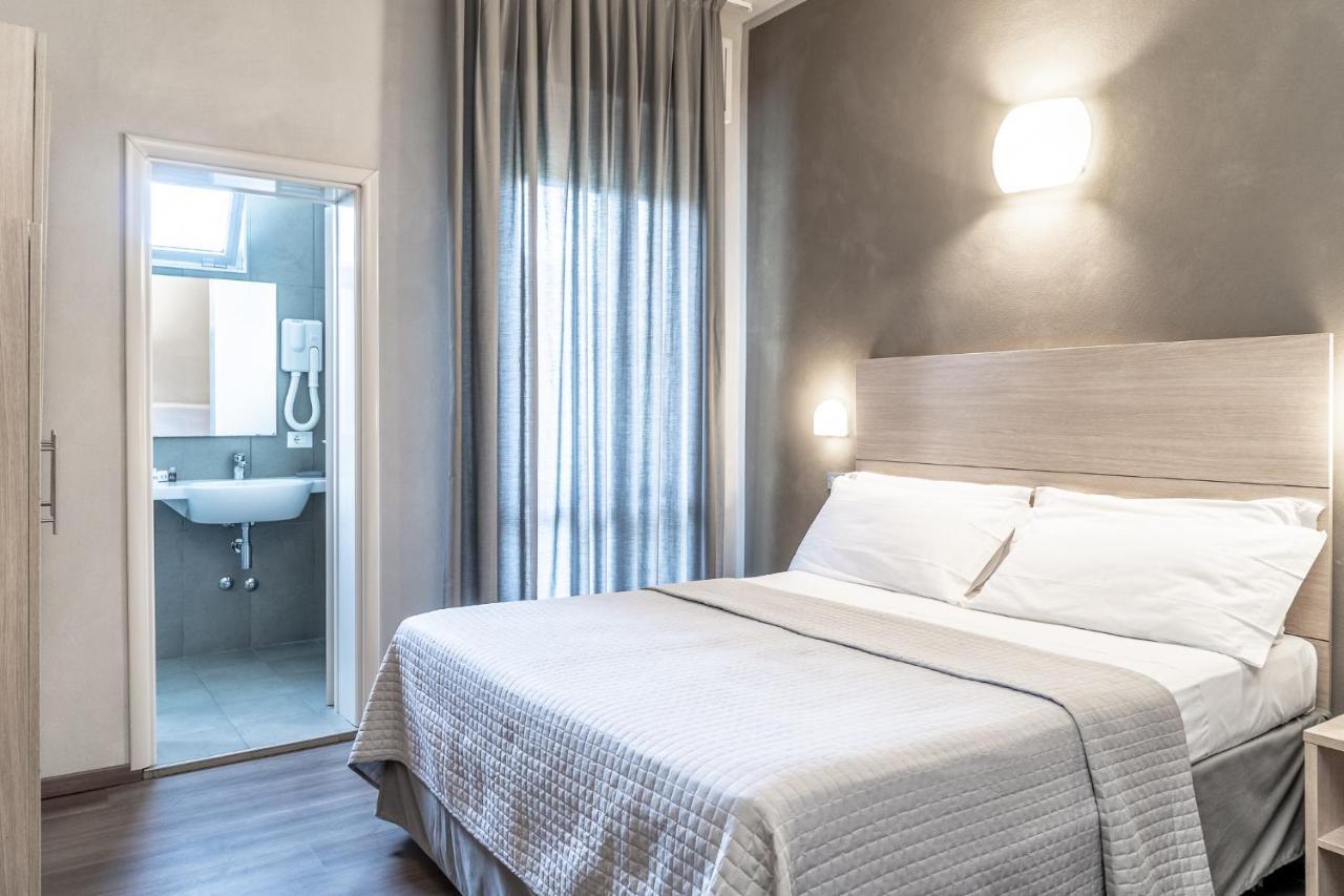 Hotel Columbia Bellaria-Igea Marina Buitenkant foto