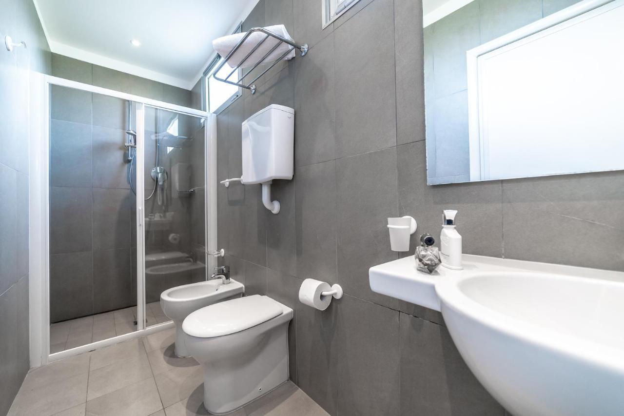 Hotel Columbia Bellaria-Igea Marina Buitenkant foto